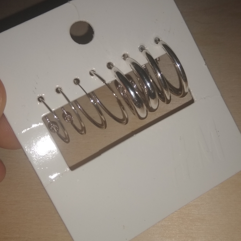New H&M Small Hoop Set Cute Girly Earrings Silver